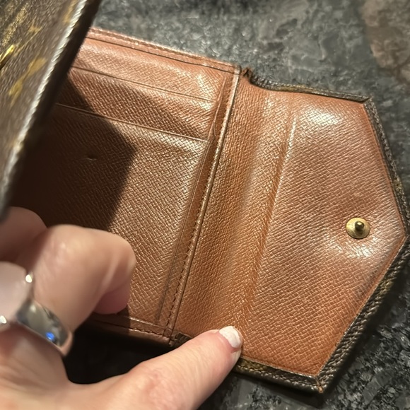💕SOLD!! Louis Vuitton Vintage Elise Wallet, monogram💕 - Picture 5 of 8